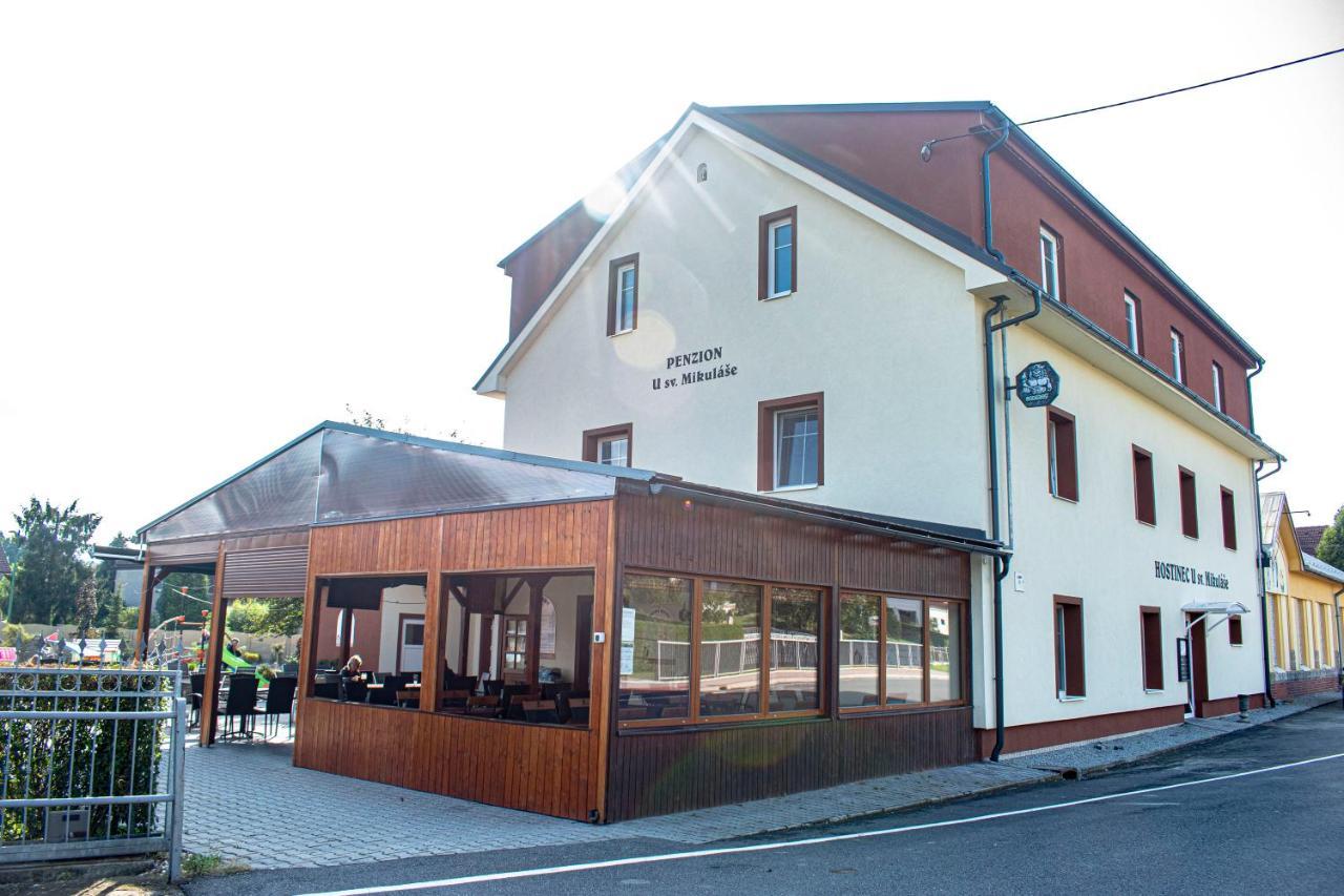 Hostinec A Penzion U Sv. Mikulase Hať Екстериор снимка