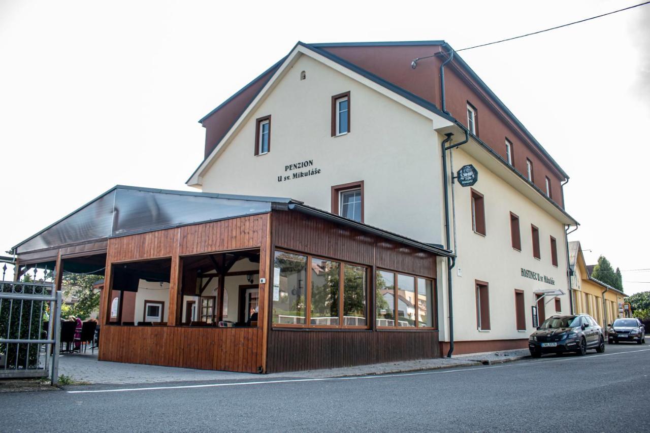 Hostinec A Penzion U Sv. Mikulase Hať Екстериор снимка