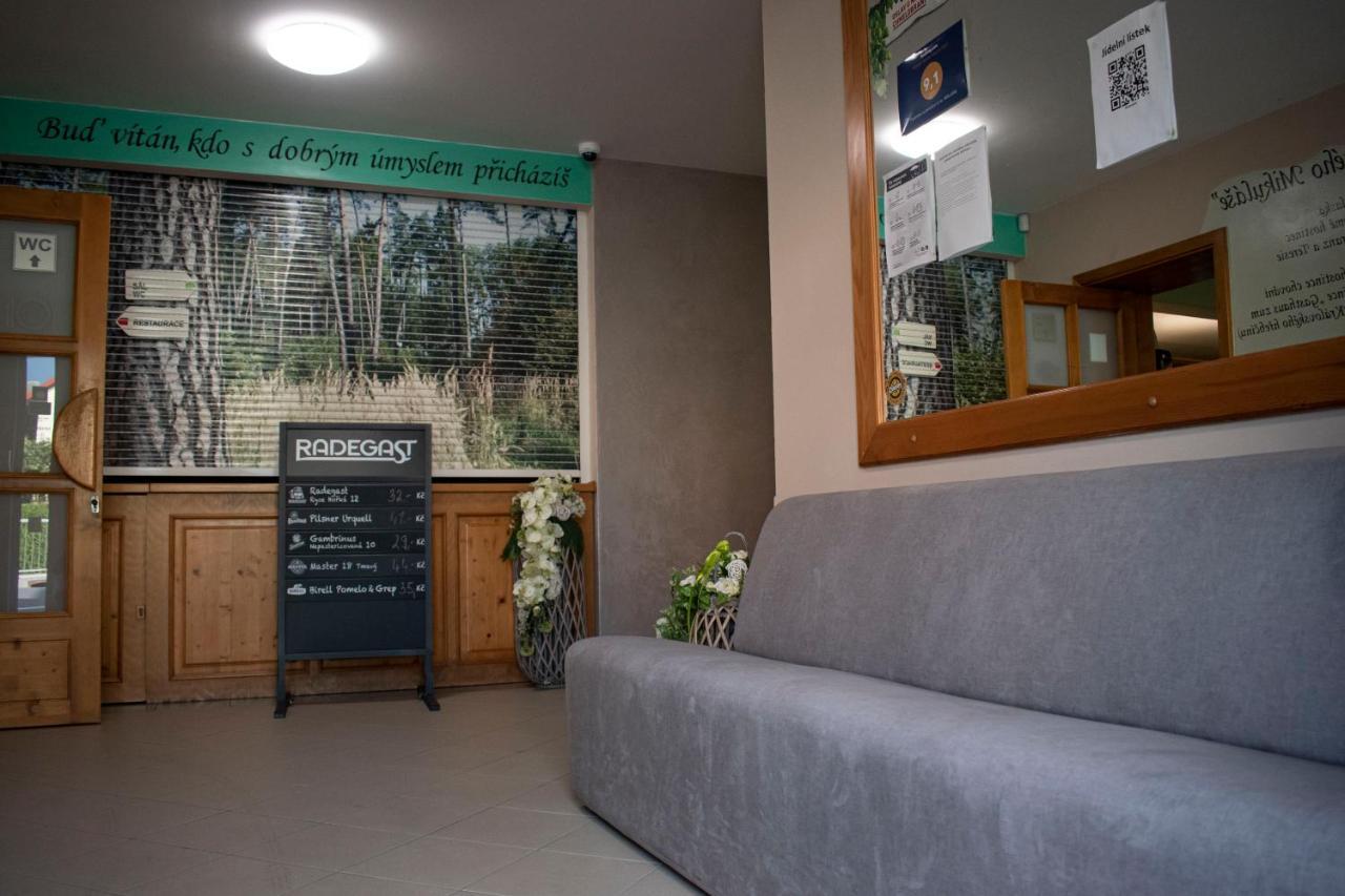 Hostinec A Penzion U Sv. Mikulase Hať Екстериор снимка