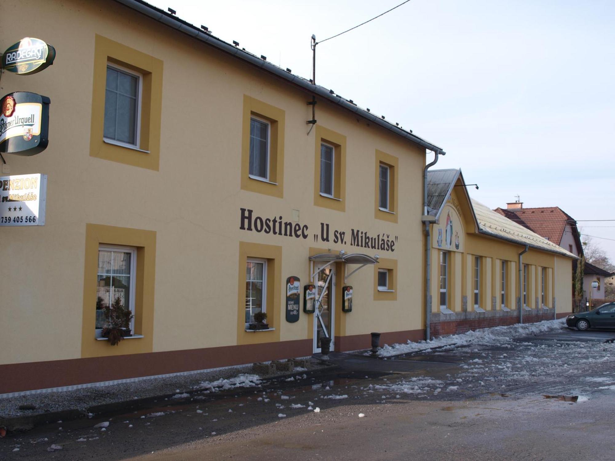 Hostinec A Penzion U Sv. Mikulase Hotel Hať Екстериор снимка