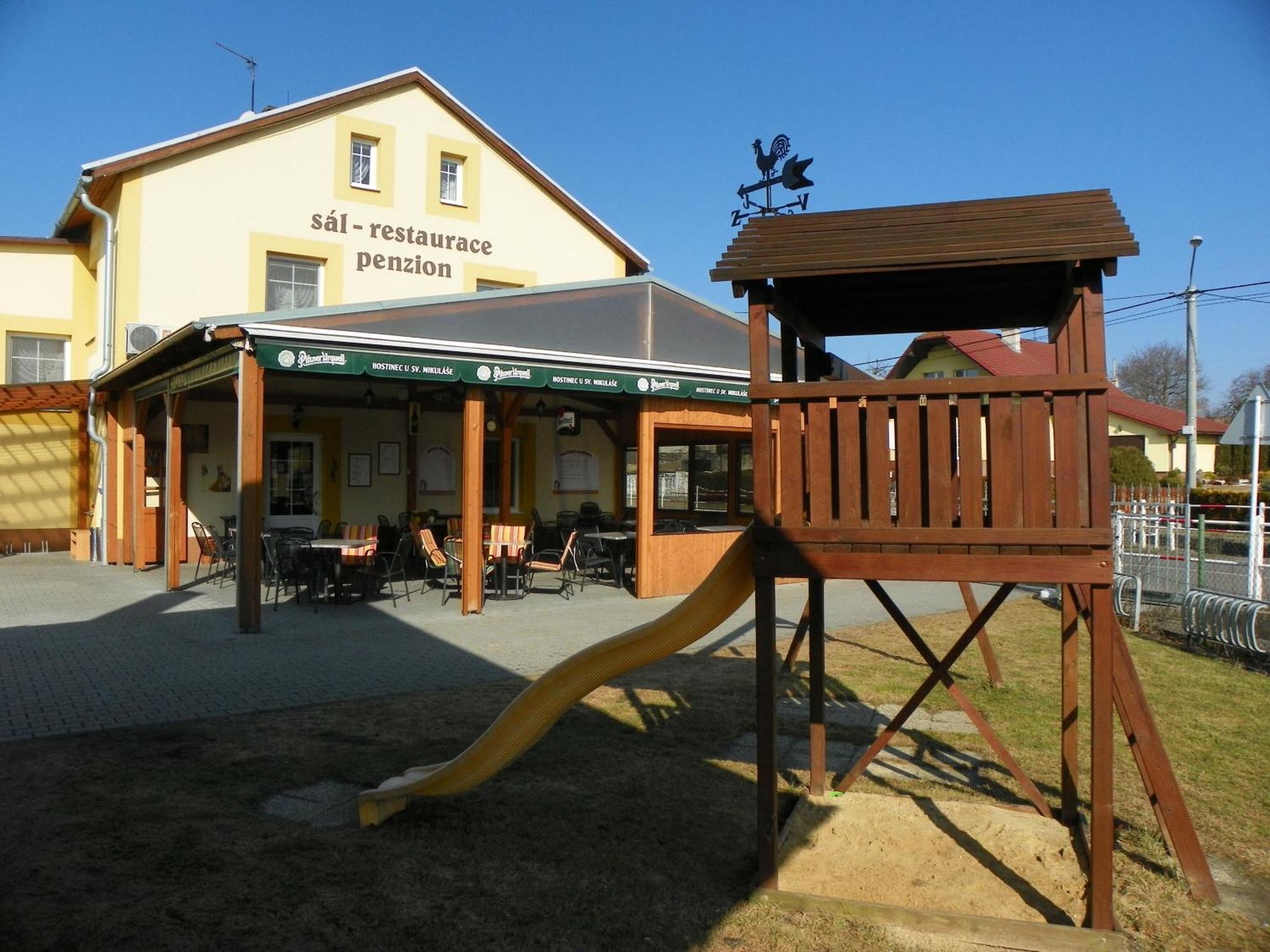 Hostinec A Penzion U Sv. Mikulase Hať Екстериор снимка